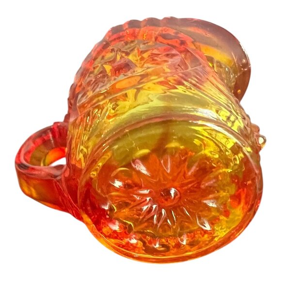 Vtg L.E Smith Handcrafted Amberina Glass Creamer 2" Tall With Scalloped Rim - Picture 8 of 8
